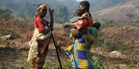 Femmes dans les champs - Voyage au Mozambique